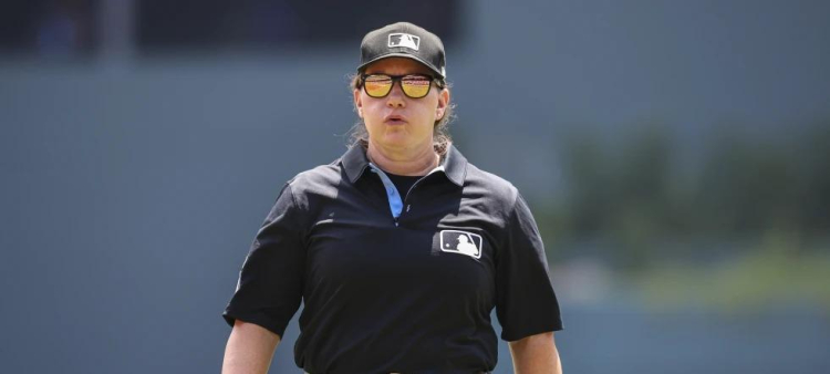 Debut de Jen Pawol como la primera árbitra de las Grandes Ligas