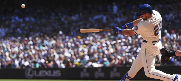 Raleigh alcanza su cuadrangular número 45, líder en la MLB