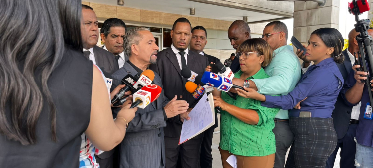 Efemérides Patrias presenta acusación por ultraje al Himno Nacional