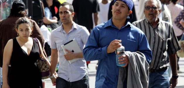 El poderoso mensaje latino: “Aquí estamos y no nos vamos”