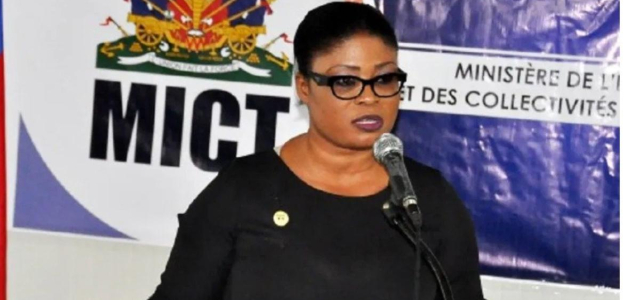 Entregan a exfuncionaria y empresaria haitiana a autoridades de su país