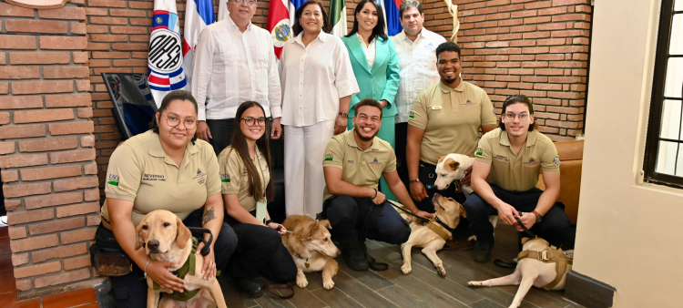 Entrenamiento de perros rescatados para sanidad agropecuaria