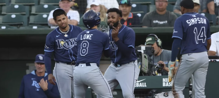 Junior Caminero conecta su jonrón número 34 en la victoria de los Rays por 8-2 sobre los Atléticos.