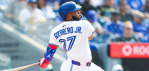 Vladimir Guerrero Jr. conecta su jonrón número 20 y lidera la victoria de los Azulejos sobre los Cubs por 2-1.