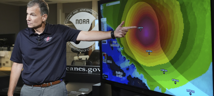 La tormenta tropical Erin se acerca al Caribe con fuertes lluvias