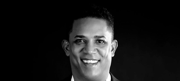 Nuevo nombre del colegio en honor a Octavio Dotel