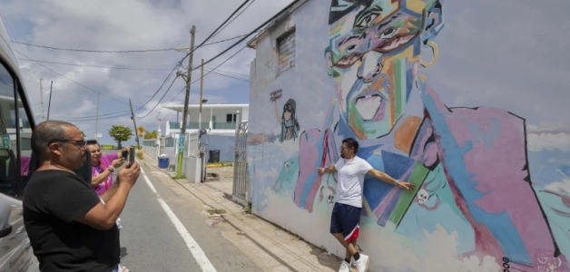 Puerto Rico se beneficia de la popularidad de Bad Bunny con la llegada masiva de fanáticos a la isla