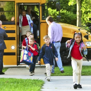 Consejos para restablecer el horario de sueño de los niños antes del año escolar