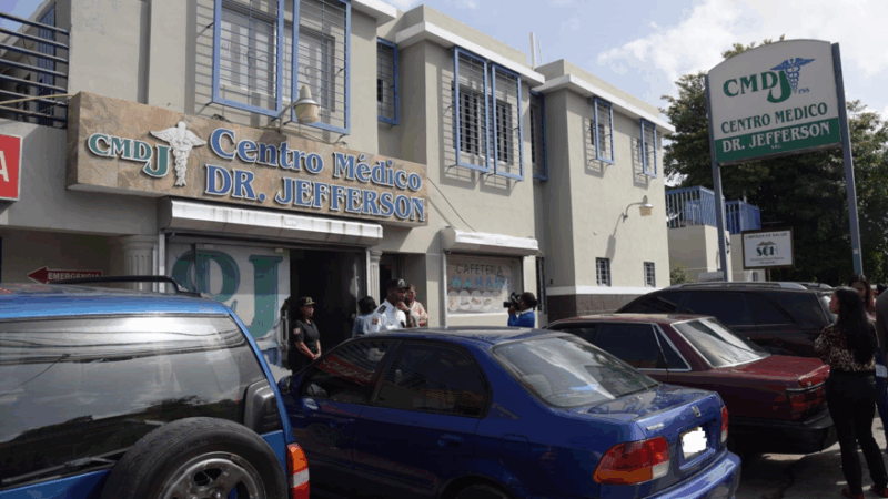 Familia denuncia negligencia médica en clínica de Herrera: hijo queda en estado vegetal tras cirugía