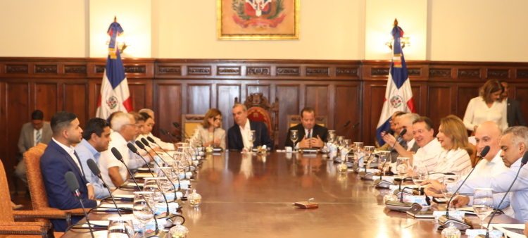Impacto del decreto presidencial: Rotación de personal y vacíos de poder en las instituciones