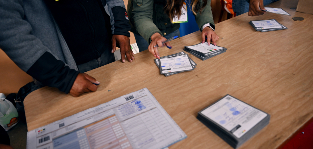 Datos preliminares: Segunda vuelta inédita entre Paz y Quiroga en Bolivia