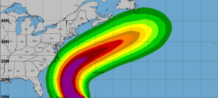 Evacuaciones obligatorias en Carolina del Norte por incremento drástico del huracán Erin.