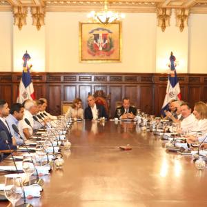 Impacto del Decreto Presidencial: Migración, Rotación y Gobernanza