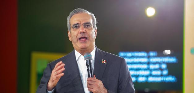 Abinader sigue confrontando a Danilo y Leonel tras críticas a su Gobierno