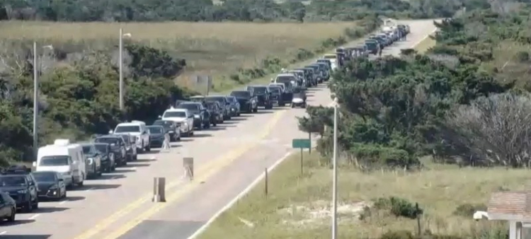 Evacuaciones Obligatorias en Carolina del Norte por Intensificación del Huracán Erin