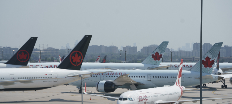 Finalización de la huelga de auxiliares de vuelo de Air Canada tras lograr un acuerdo preliminar