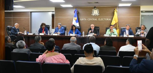 Dos Consorcios Descartados por la JCE en Proceso de Compras para Nueva Cédula