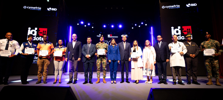 Oferta de 30,000 becas de Indotel para formación en STEM