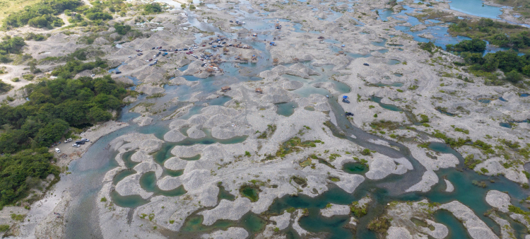 Recomendación de cierre de charcos peligrosos usados como balnearios en el río Nizao.