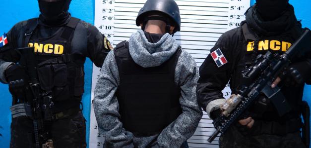 Captura y deportación del fugitivo más buscado de Panamá por las autoridades dominicanas