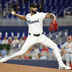 Sandy Alcántara domina en la loma y Marlins derrotan a San Luis