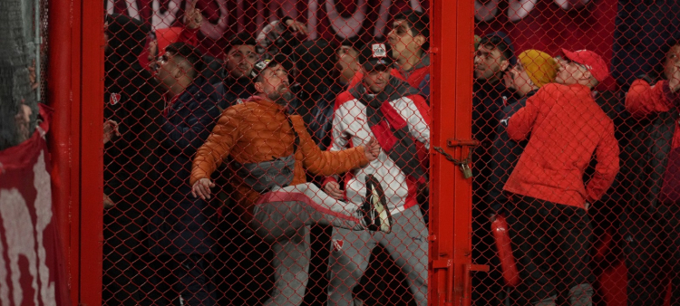 Disturbios en Avellaneda: Segunda Violenta Incidencia de Hinchas en Chile este Año
