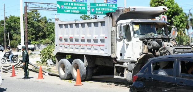Accidentes protagonizados por camiones y patanas aumentan en agosto: falta de fiscalización y mantenimiento