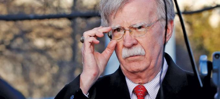 Allanamiento de la casa de John Bolton, exasesor de Trump: Un opositor de alto perfil
