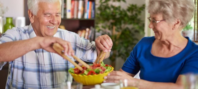 Importancia de una alimentación adecuada en la tercera edad