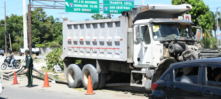 Accidentes en agosto: Aumento de incidentes con camiones y patanas por falta de fiscalización y deterioro.
