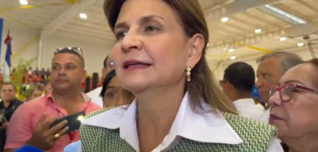 La Vicepresidenta afirma la llegada de todos los uniformes escolares en 20 días.