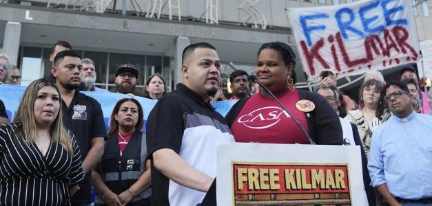 Kilmar Ábrego García se enfrenta nuevamente a la deportación tras su llegada a Baltimore.