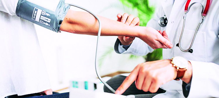 Advertencia de la Sociedad de Cardiología sobre el Riesgo de Intrusismo Profesional