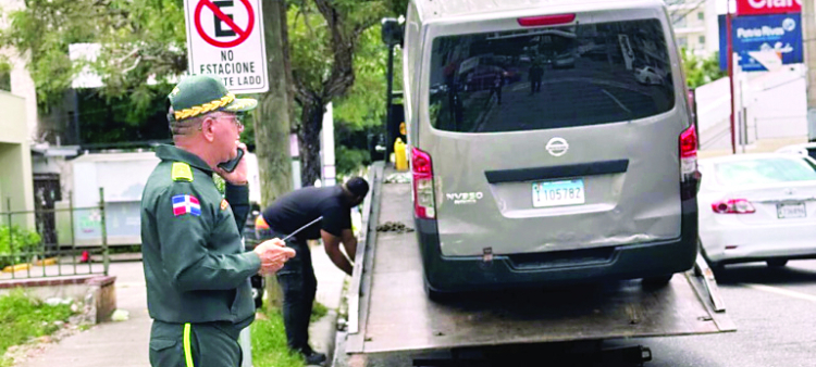 La TSA rechaza demanda sobre multas y costos de grúa por estacionamiento indebido