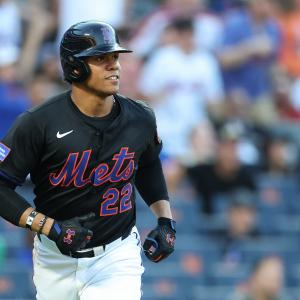 Juan Soto alcanza 33 jonrones en la victoria de los Mets por 19-9 sobre los Marlins.
