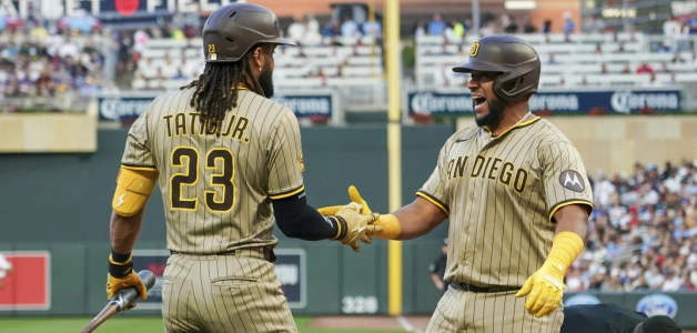 Díaz y Laureano lideran a los Padres en victoria 12-3 sobre los Mellizos