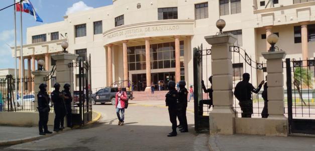 Solicitud de 18 meses de prisión preventiva para acusados de violación en Villa González