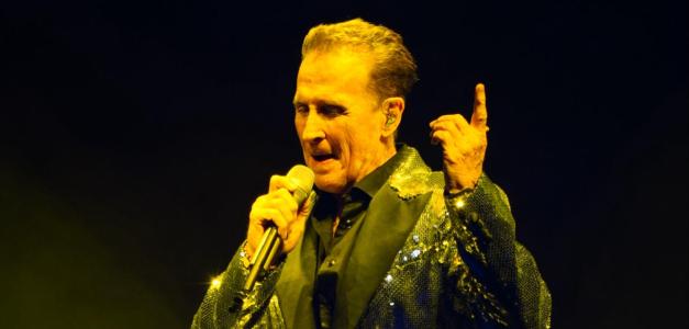 Emmanuel rinde homenaje a artistas dominicanos en una fiesta especial