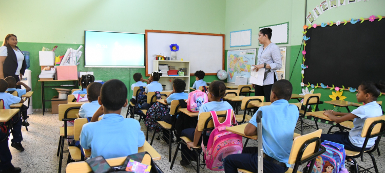 Aumenta la asistencia estudiantil en las escuelas: desafíos persistentes