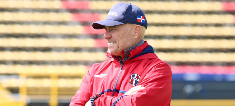Neveleff seguirá con la Selección Dominicana en el ciclo rumbo al Mundial 2030.