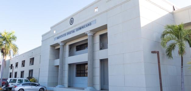 Retraso en la entrega de paquetes tras suspensión de envíos de paqueterías de RD a EEUU