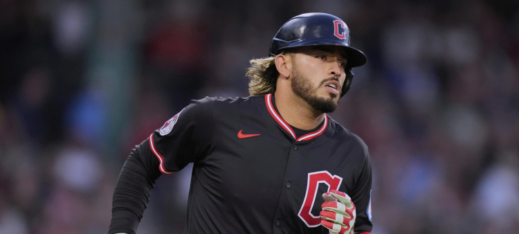 Guardianes vencen 8-1 a Medias Rojas y evitan ser barridos