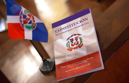Bitácora del Maestro: Crónicas Constitucionales desde el Aula Pública