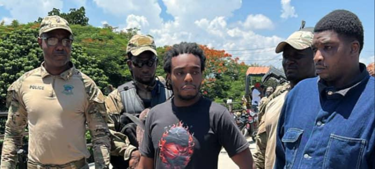 Arrestados en la República Dominicana dos presuntos miembros de la pandilla 400 Mawozo