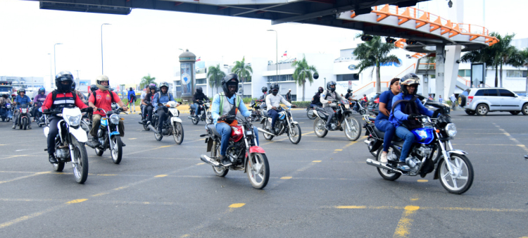 Motoristas son los principales infractores al girar a la izquierda en avenidas del centro de la ciudad.