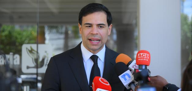 Trabajo de Roberto Ángel Salcedo con María Cristina Camilo: Una Colaboración Destacada