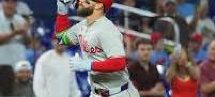 Bryce Harper conecta un cuadrangular impulsando la victoria de los Filis