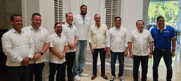Abinader y Karl-Anthony Towns colaborarán en la construcción de una arena de baloncesto en Tamboril