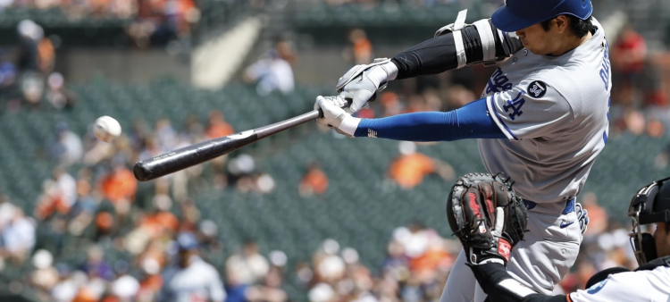 Shohei Ohtani batea dos jonrones en una victoria de los Dodgers 5-2