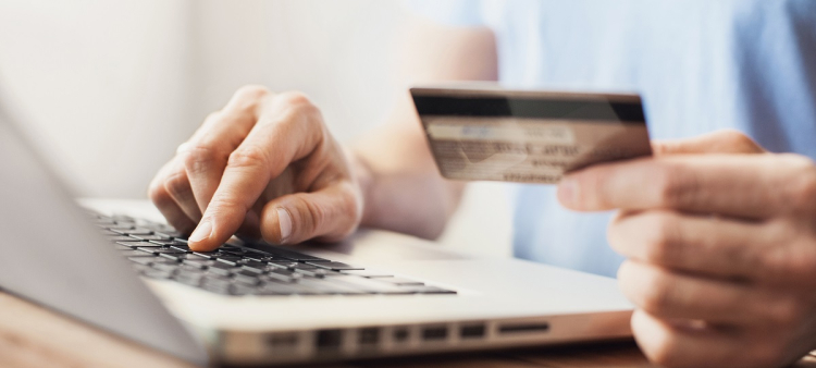 El 65.3% de los pagos se realizan con tarjetas, solo el 1.5% con cheques.